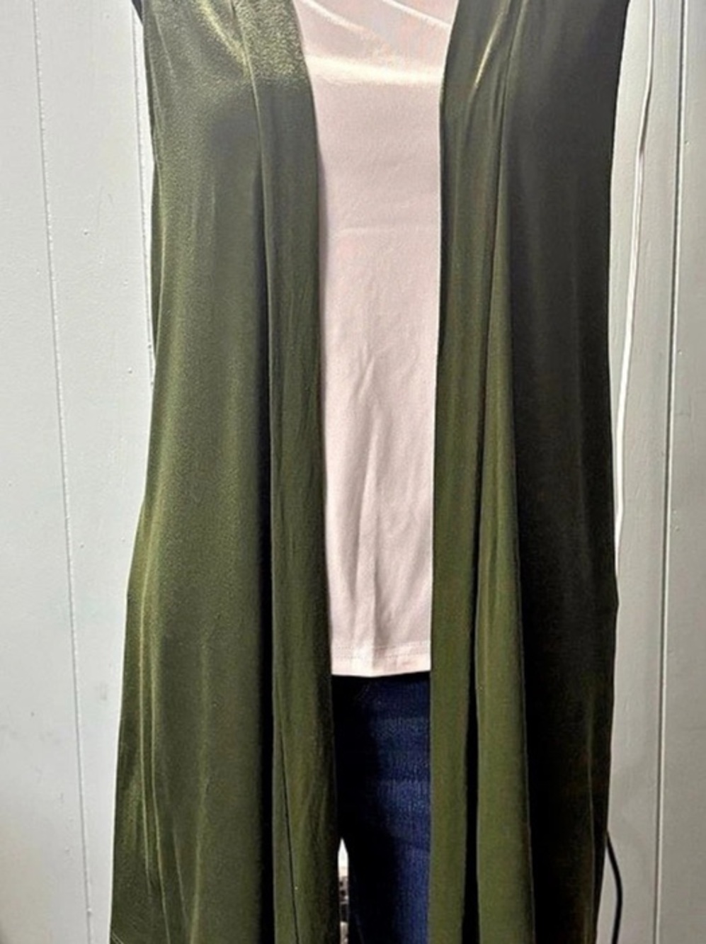 Zenana Outfitters Open Front Longline Vest in Green Size Medium
